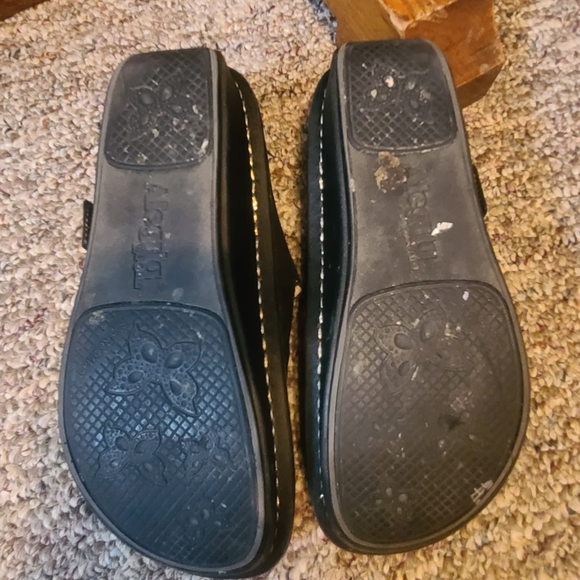 Alegria Black Iridescent Flats - Picture 4 of 12